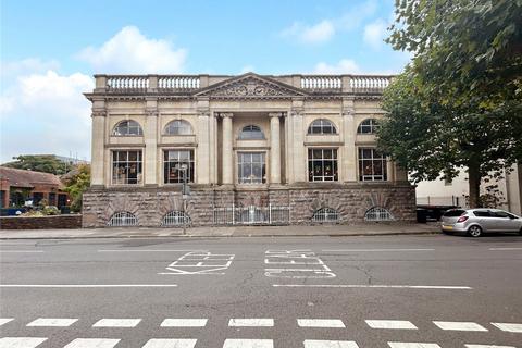 2 bed property, in Corporation Street, £100,000