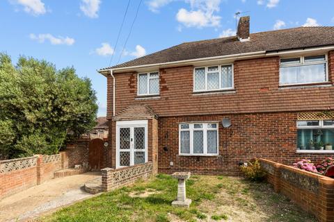 3 bed property, in Windmill Road, £450,000