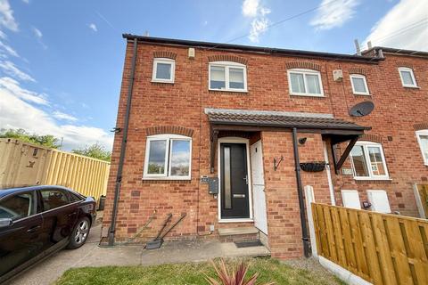 2 bed property, in Collingham Road, £180,000