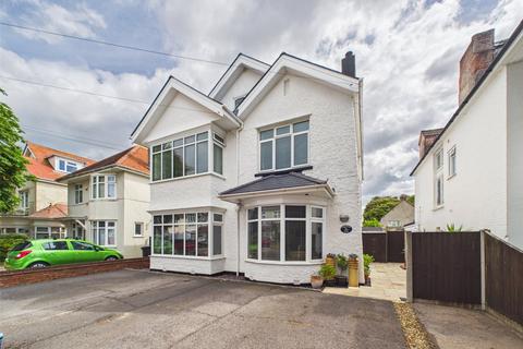 5 bed property, in Southern Road, £900,000
