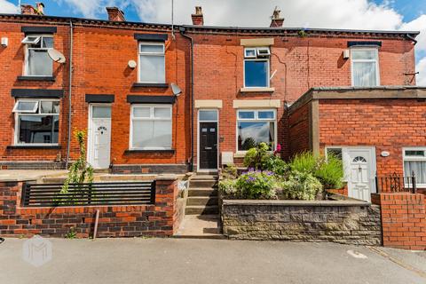 2 bed property, in Bolton Road, £125,000