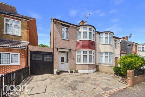 3 bed property, in Lonsdale Avenue, £500,000