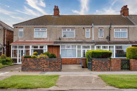 3 bed property, in North Road, £125,000