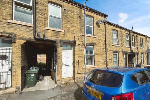1 bed property, in Haycliffe Road, £50,000