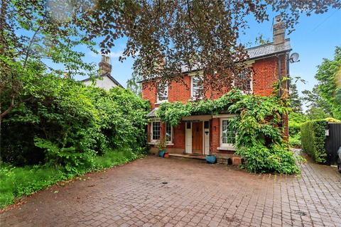 4 bed property, in Woking, £775,000