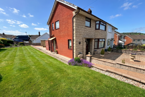 3 bed property, in Aneurin Bevan's Way, £260,000