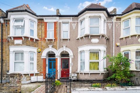 4 bed property, in Bradgate Road, £625,000