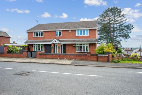 4 bed property, in Lorton Avenue, £500,000