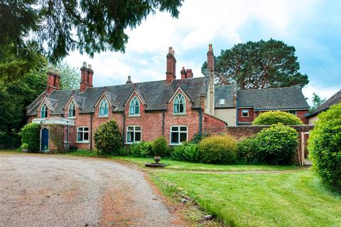 7 bed property, in The Blue House, £845,000