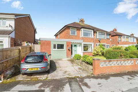 3 bed property, in Lawsons Road, £190,000