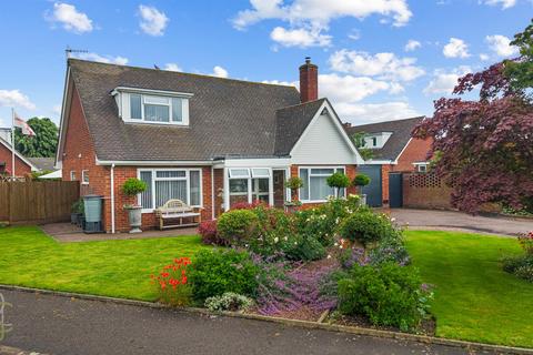 3 bed property, in Simon De Montfort Drive, £600,000