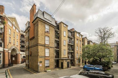 2 bed property, in Bourne Estate, £475,000