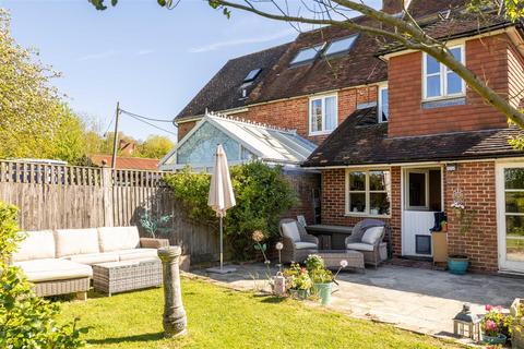 3 bed property, in Truslers Hill Lane, £565,000