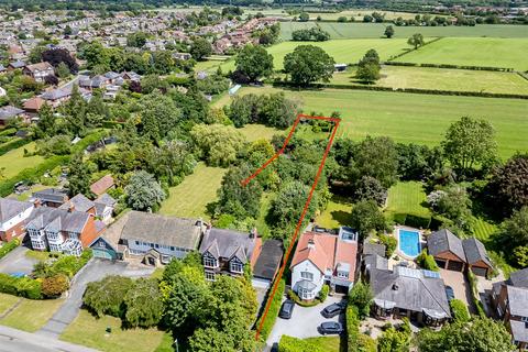 4 bed property, in Station Road, £1,000,000