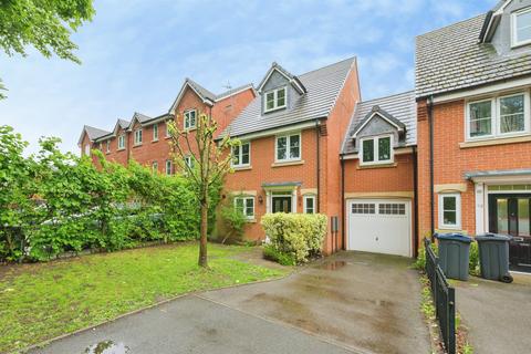 5 bed property, in Monastery Drive, £325,000