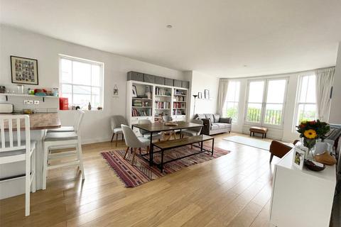 2 bed property, in The Ropewalk, £300,000