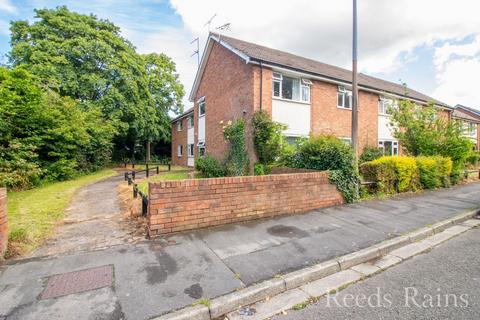 1 bed property, in Stirling Court, £75,000