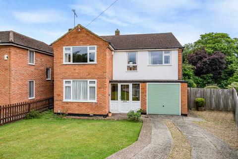 4 bed property, in Ambrose Rise, £675,000