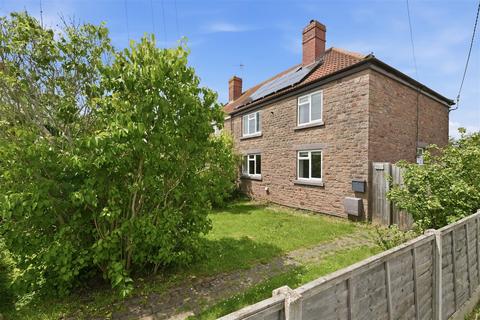 3 bed property, in Woodend Road, £425,000