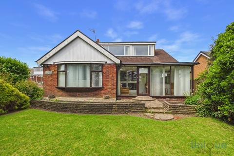3 bed property, in Carr Lane, £320,000