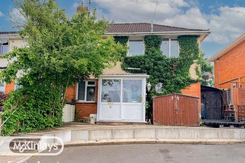 3 bed property, in Rockwell Green, £230,000