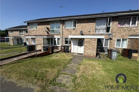 2 bed property, in Merryfield Close, £70,000