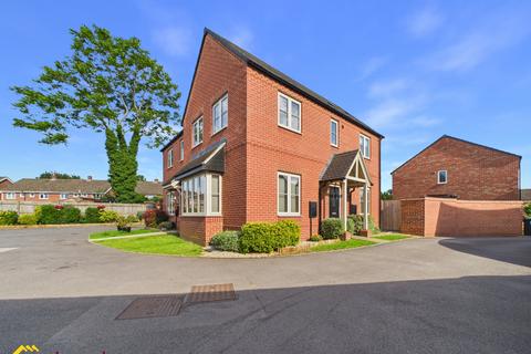 3 bed property, in Bennett Drive, £340,000