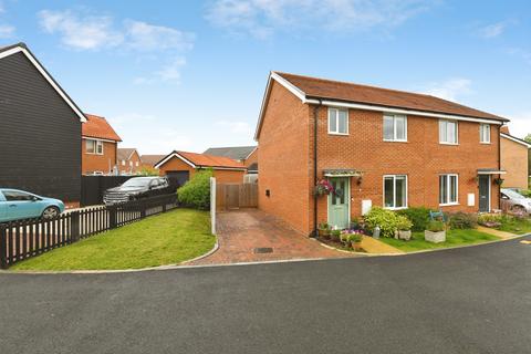 3 bed property, in Acorn Street, £385,000