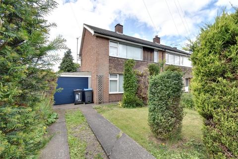 2 bed property, in Oak Grove, £145,000