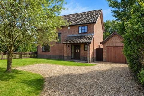 4 bed property, in School Road, £425,000