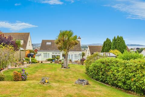 2 bed property, in Goodrington Road, £400,000