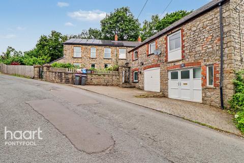 3 bed property, in Pentrepiod Road, £450,000
