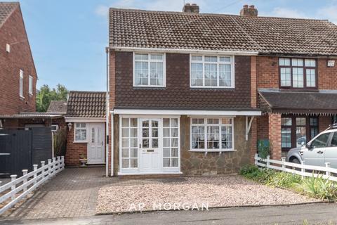 3 bed property, in Marley Road, £200,000