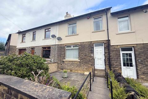 3 bed property, in South Parade, £175,000