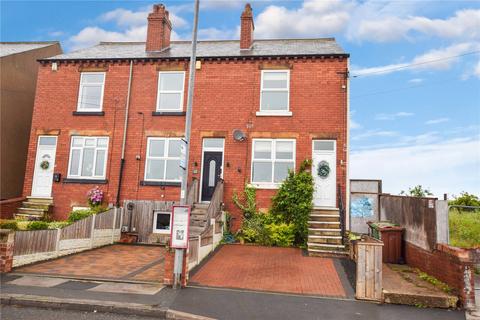 2 bed property, in Canal Lane, £200,000