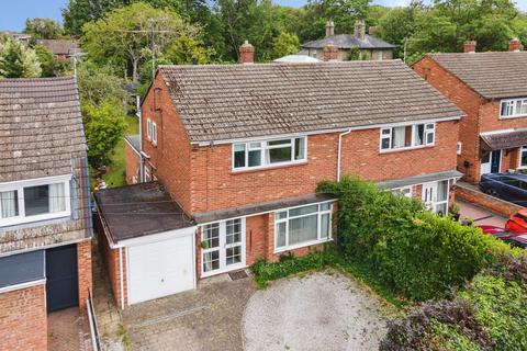3 bed property, in Cherry Close, £590,000