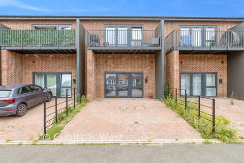 1 bed property, in St. John's Road, £250,000
