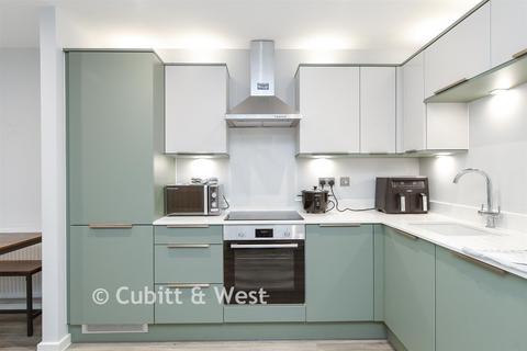 1 bed property, in St. John's Road, £250,000
