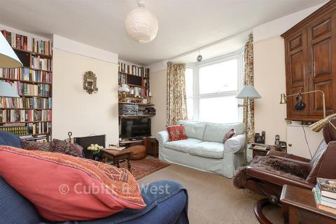 3 bed property, in Monson Road, £475,000