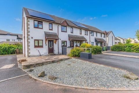 2 bed property, in 22 Heron Close, £210,000