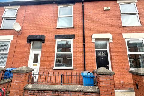 2 bed property, in Louisa Street, £200,000