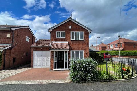 3 bed property, in Hayfield Avenue, £375,000
