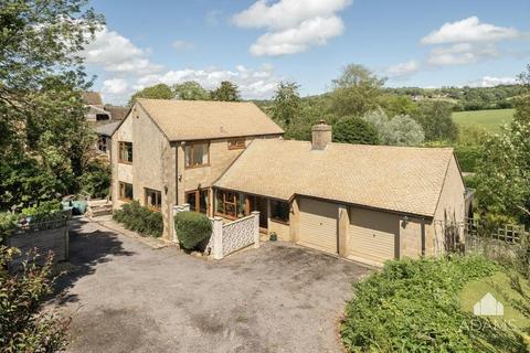 3 bed property, in Sevenhampton, £800,000