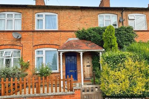 2 bed property, in Main Street, £230,000