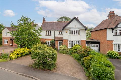 3 bed property, in Shottery Road, £475,000