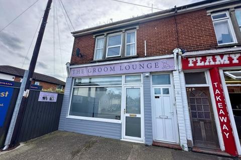 1 bed property, in Cauldwell Hall Road, £210,000