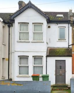 5 bed property, in Sibley Grove, £530,000