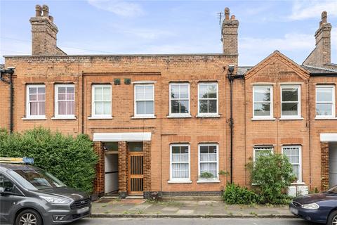 2 bed property, in West End Lane, £450,000