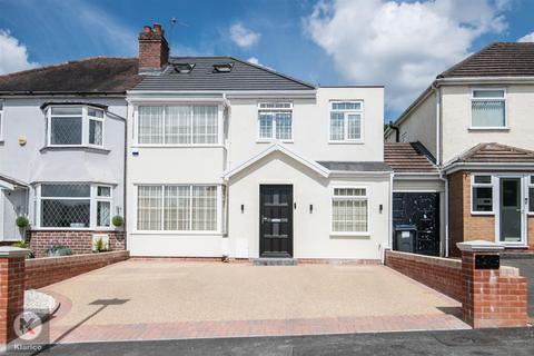 4 bed property, in Doveridge Road, £495,000