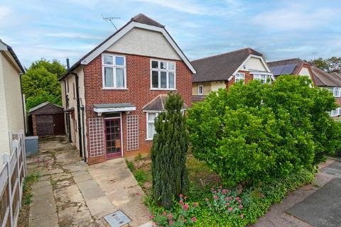 4 bed property, in Park Lane, £550,000